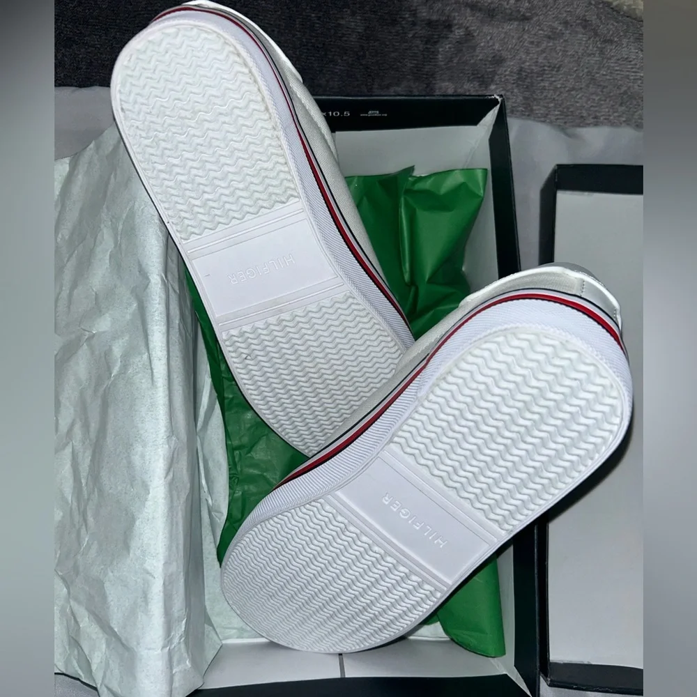 I am selling these Tommy Hilfiger Fressian White Multi Fabric shoes! - Picture 4 of 4